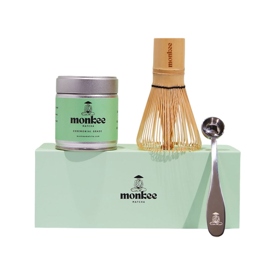 Monkee Matcha Superior Set – Matcha Pulver, Bambusbesen & Dosierlöffel